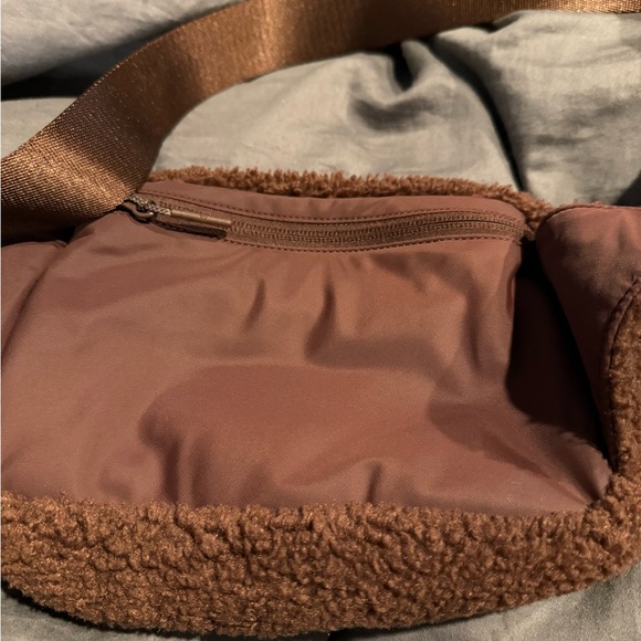 Lululemon Brown Sherpa belt Bag - Picture 3 of 5